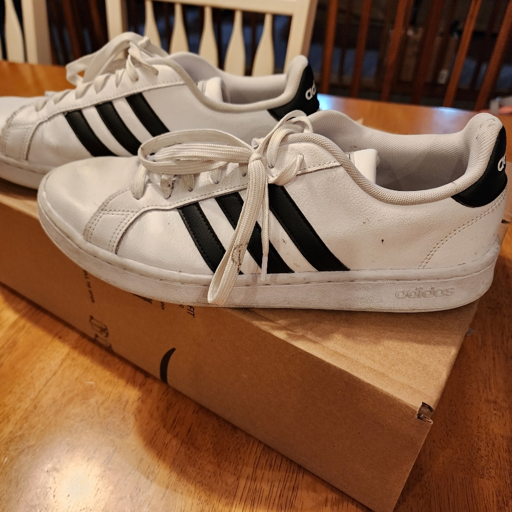 Adidas Sneakers